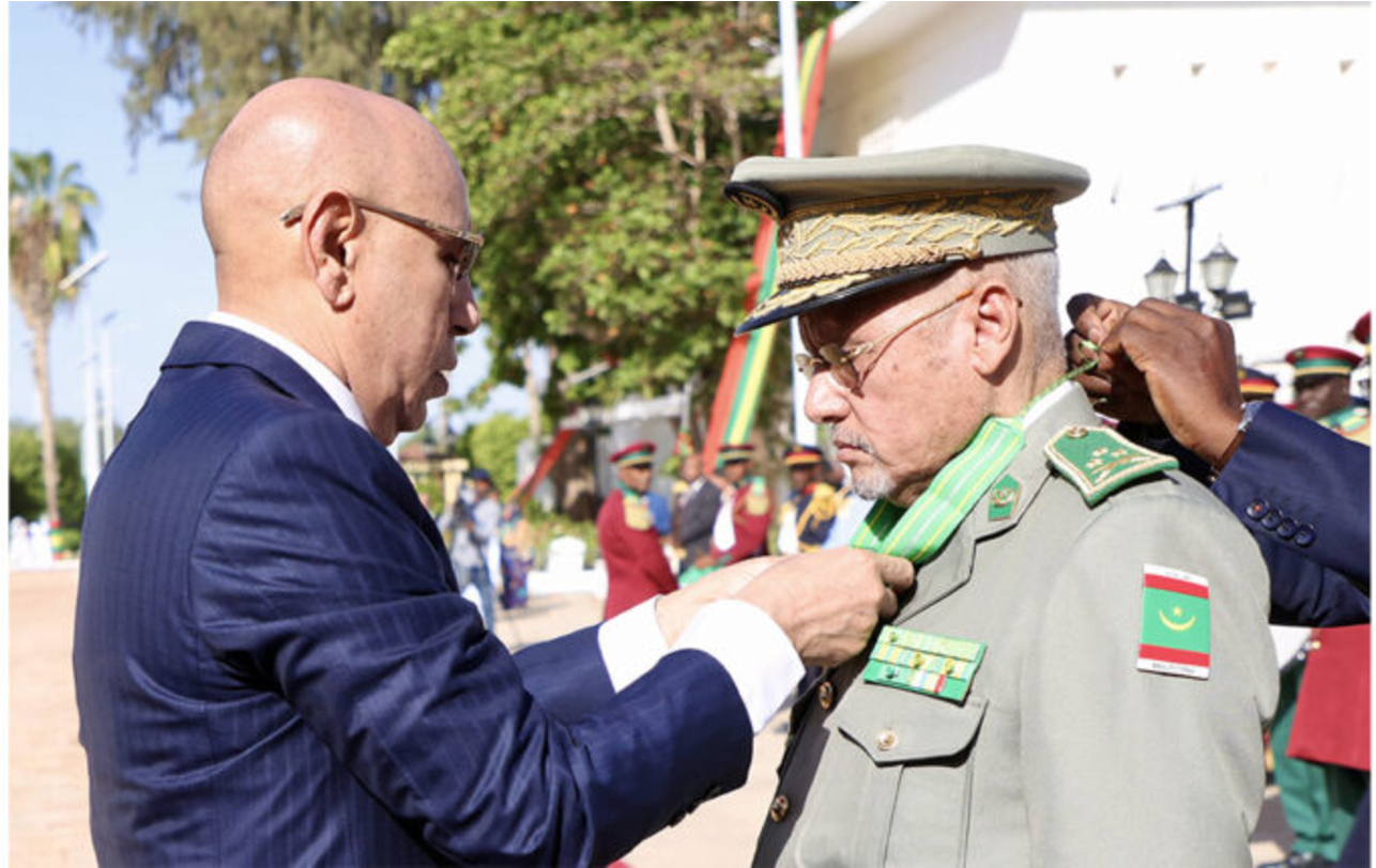 Le Président de la République décore des personnalités à l’occasion du 64e anniversaire de l’indépendance nationale