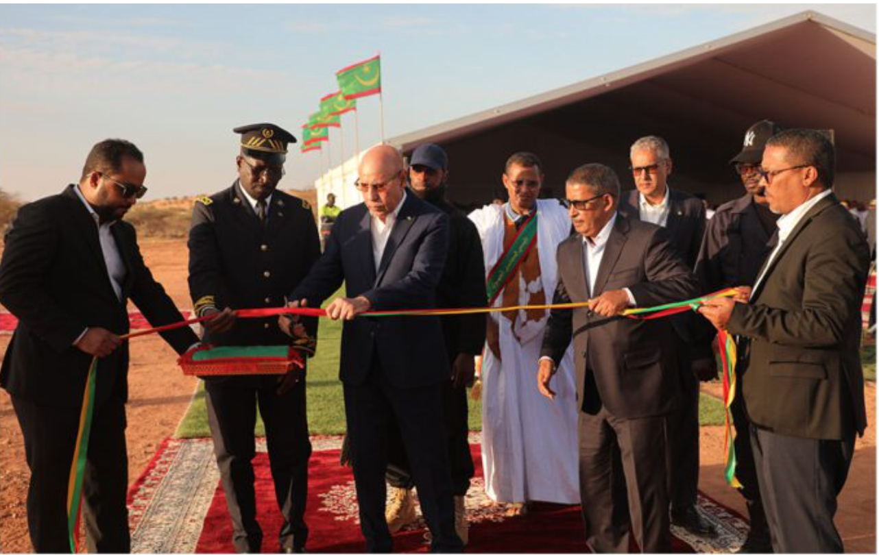 Le Président de la République inaugure le tronçon routier Aïoun – Aoueinat Zbel