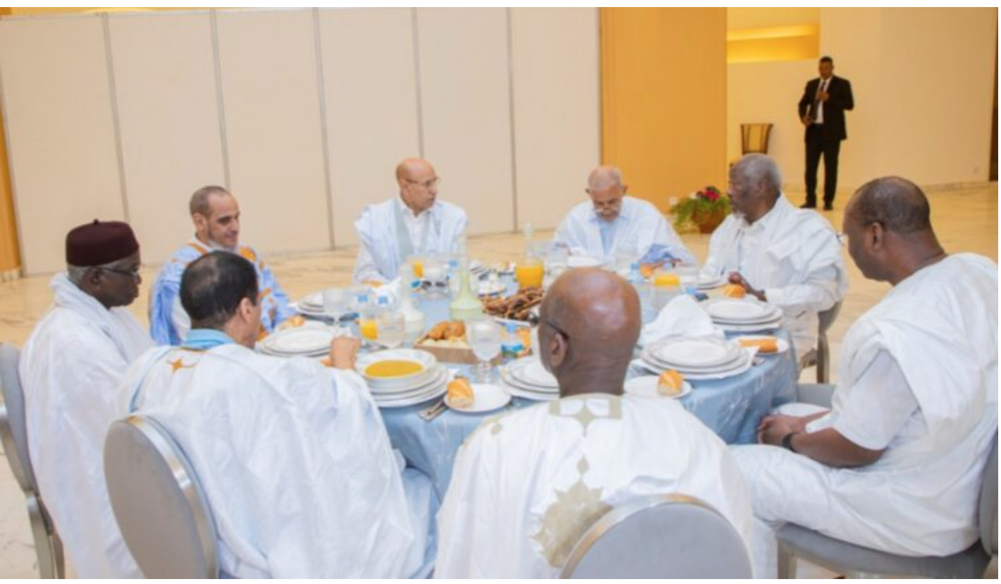 Le Président de la République offre un Iftar en l’honneur des membres du Conseil de Supervision de l’Institution de l’Opposition Démocratique et des présidents des partis politiques