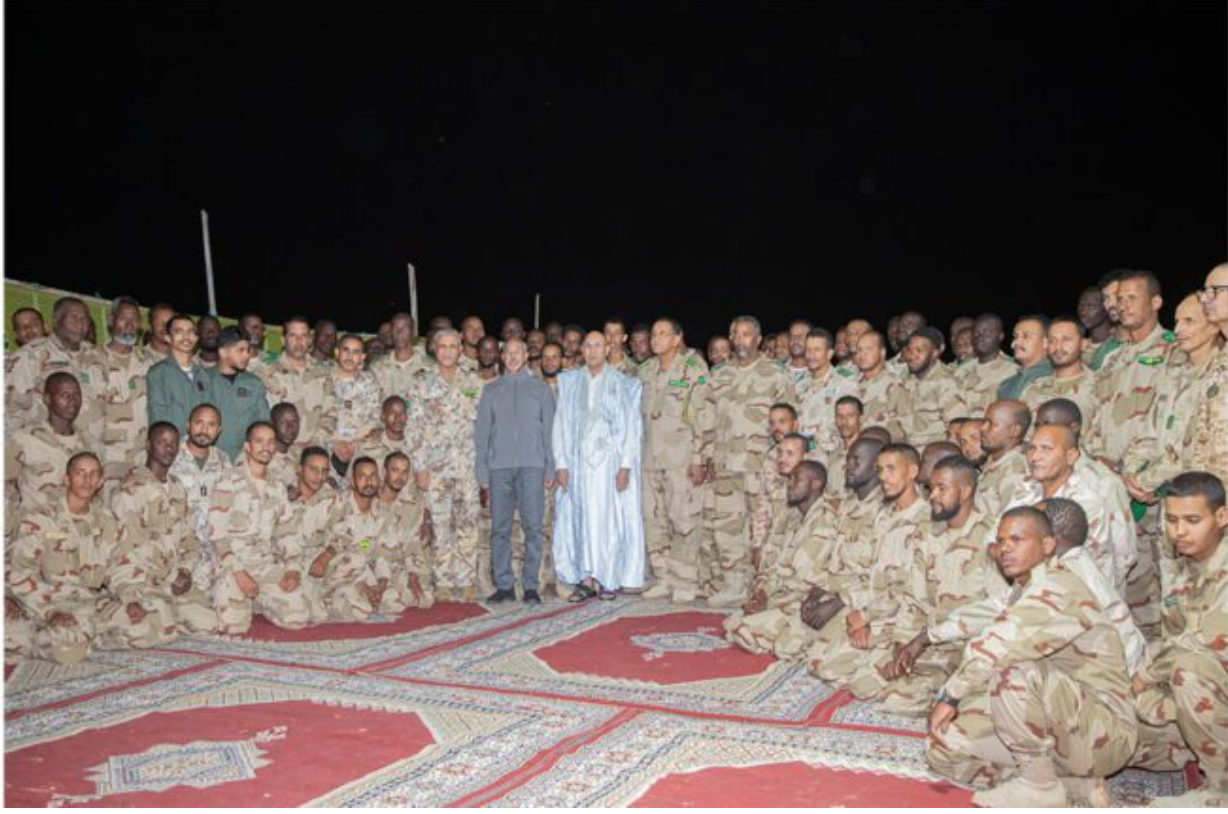 Le président de la République participe à un Iftar avec les soldats de la base militaire de Lemreiya