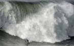 Surf de grosse vague: Kai Lenny et Justine Dupont sacrés à Nazaré