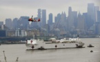 New York salue l'arrivée d'un navire-hôpital, l'épidémie s'accélère aux Etats-Unis