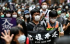 Des centaines de manifestants à Hong Kong, la police tire des lacrymogènes