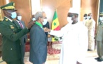 Macky Sall fait ses adieux à l’ambassadeur de Mauritanie au Sénégal SEM Cheikhna Ould Nenni au cours d’une grande cérémonie