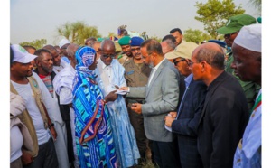 Le délégué général à la solidarité nationale supervise la distribution d’une aide humanitaire dans la moughataa de Maghama