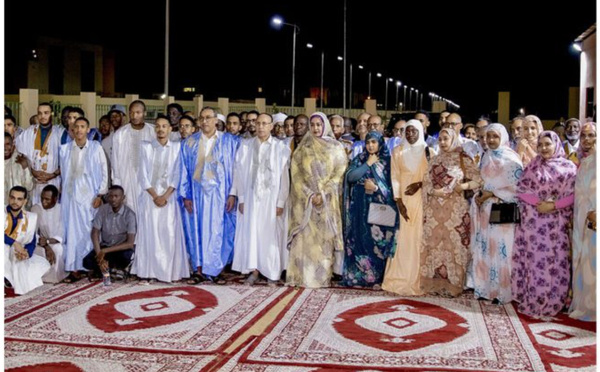 Le Président de la République préside un banquet de l’Iftar avec un groupe d’étudiants de l’université